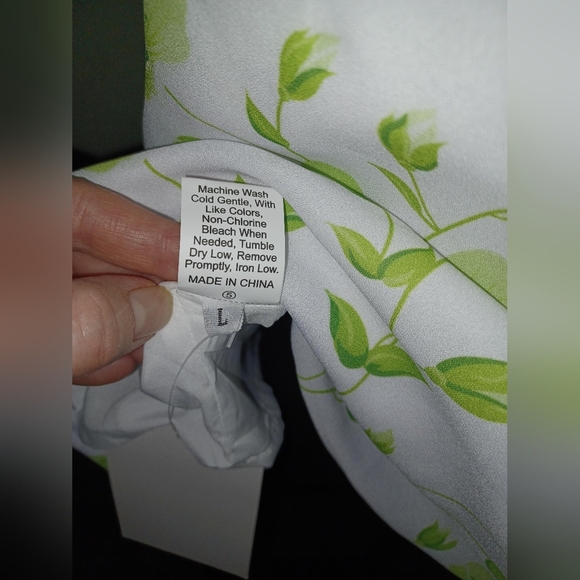 An ETCYY NEW Flattering Floral Tank Camisole - Picture 7 of 7